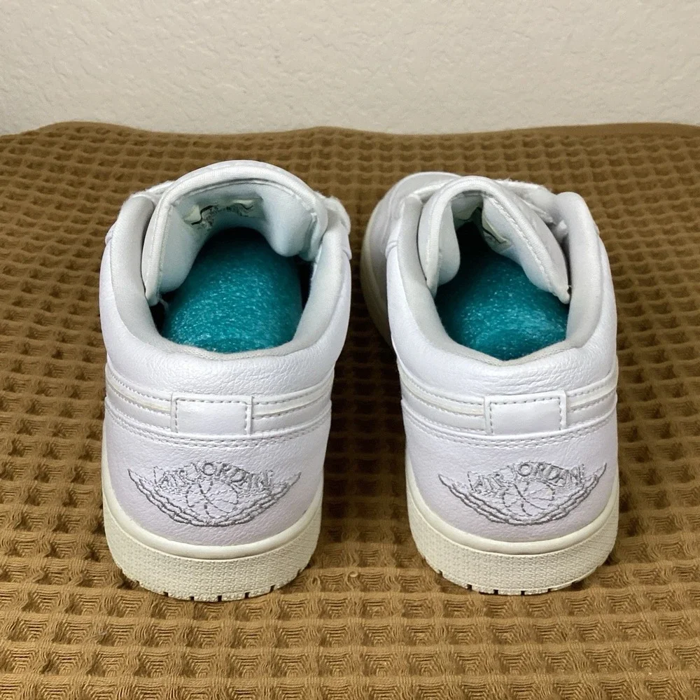 Nike Air Jordan 1 Retro Low Mens Sz 8.5 Triple White Silver Sneakers 553558-105